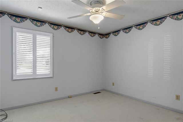 213 Ridgehaven Drive, Winston-salem, NC 27104