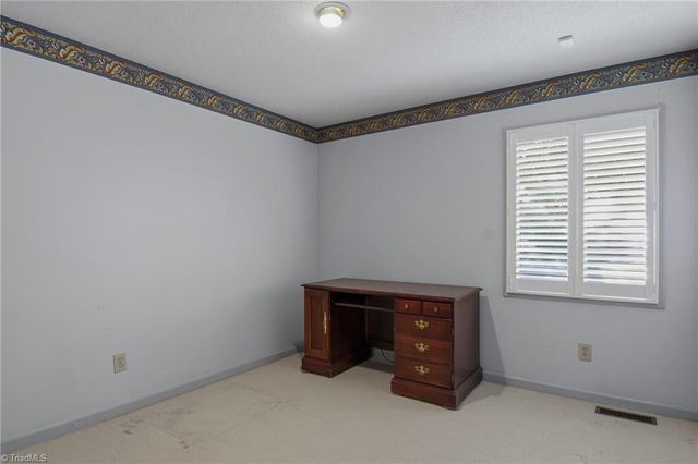 213 Ridgehaven Drive, Winston-salem, NC 27104