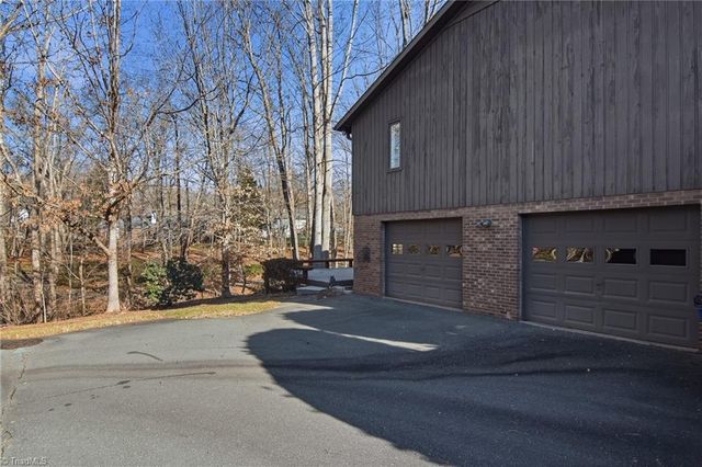 213 Ridgehaven Drive, Winston-salem, NC 27104