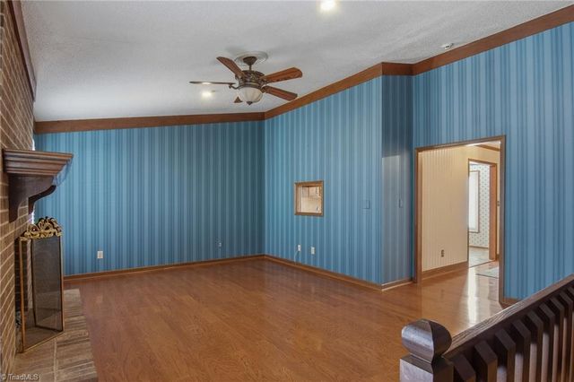 213 Ridgehaven Drive, Winston-salem, NC 27104