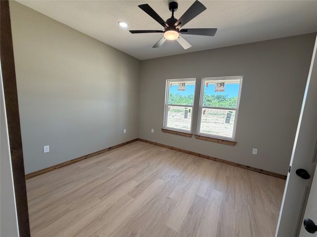 1040 Rays Way, Weatherford, TX 76085