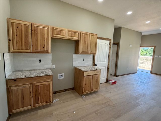 1040 Rays Way, Weatherford, TX 76085