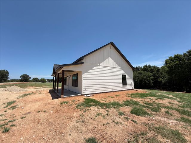 1040 Rays Way, Weatherford, TX 76085