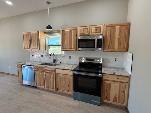 1040 Rays Way, Weatherford, TX 76085