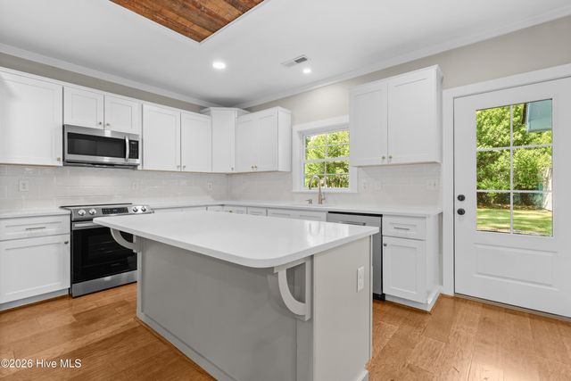 215 S Grape Street, Pinebluff, NC 28373