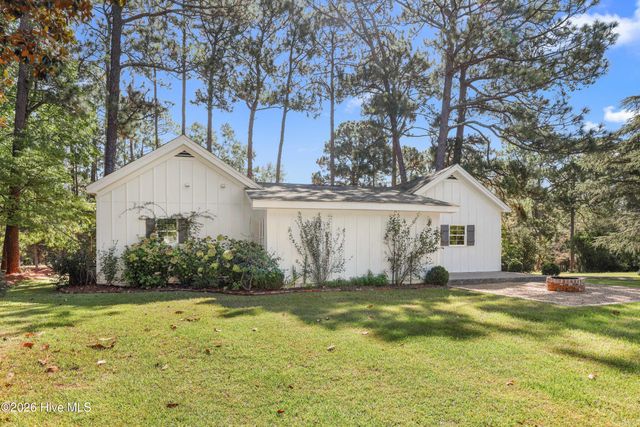 215 S Grape Street, Pinebluff, NC 28373