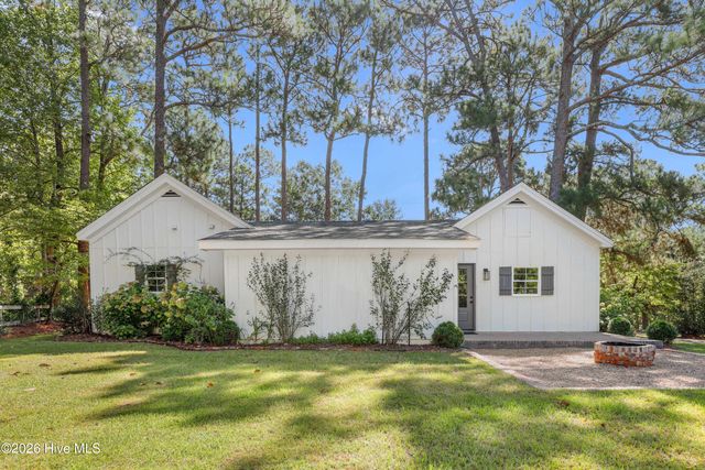 215 S Grape Street, Pinebluff, NC 28373