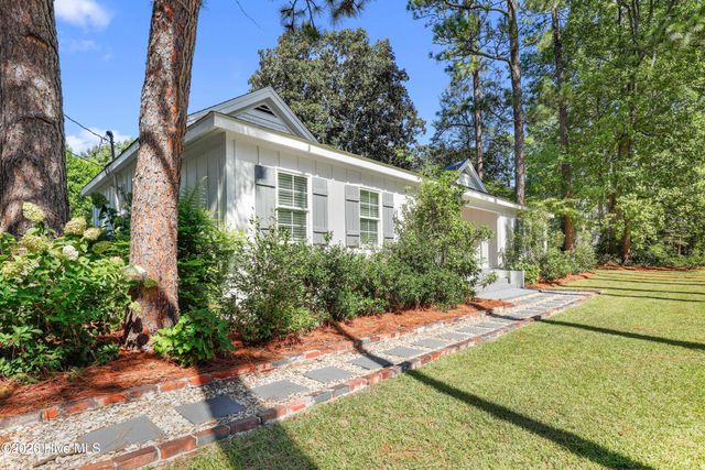 215 S Grape Street, Pinebluff, NC 28373