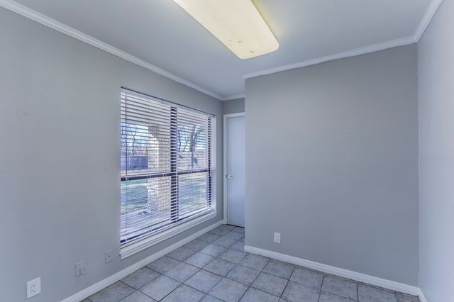 100 Spring Oak Street, Lacy Lakeview, TX 76705