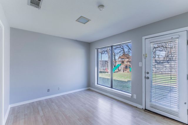 100 Spring Oak Street, Lacy Lakeview, TX 76705