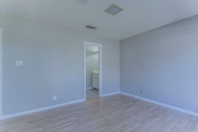 100 Spring Oak Street, Lacy Lakeview, TX 76705