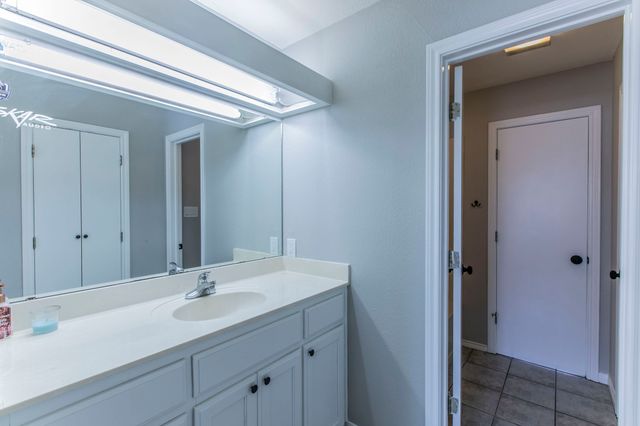 100 Spring Oak Street, Lacy Lakeview, TX 76705