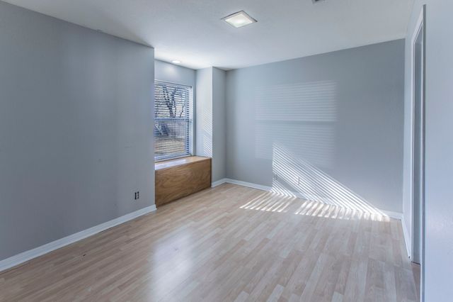 100 Spring Oak Street, Lacy Lakeview, TX 76705