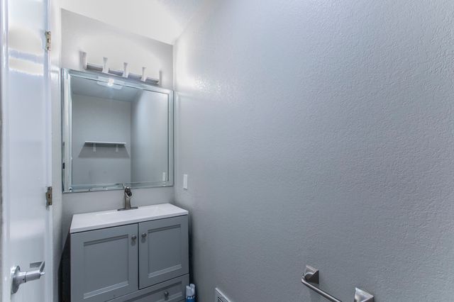 100 Spring Oak Street, Lacy Lakeview, TX 76705