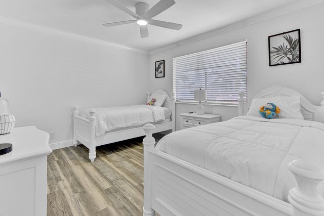 106 Club Drive, Palm Beach Gardens, FL 33418