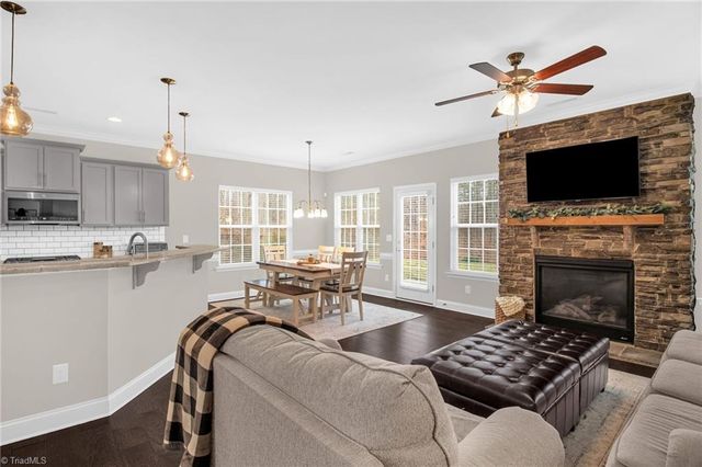 2502 Redwood Hill Court, Kernersville, NC 27284