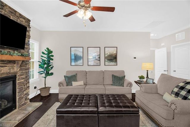 2502 Redwood Hill Court, Kernersville, NC 27284