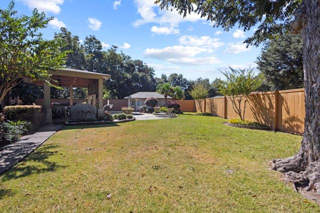 1429 Graham Lane, Port Neches, TX 77651