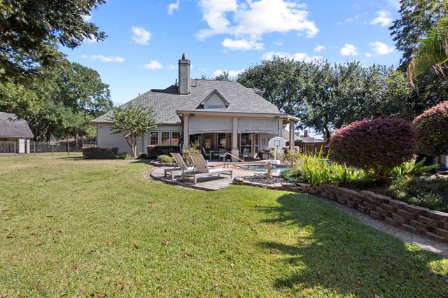 1429 Graham Lane, Port Neches, TX 77651