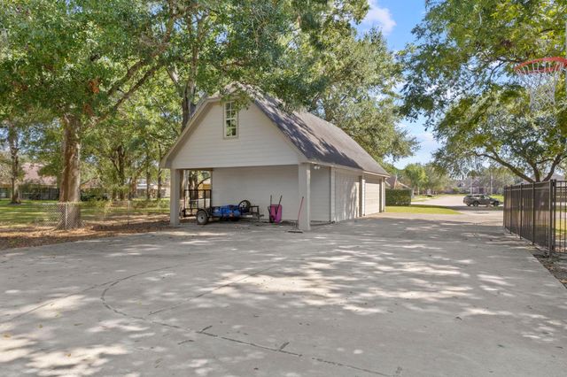 1429 Graham Lane, Port Neches, TX 77651