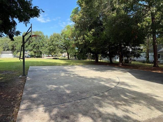 1429 Graham Lane, Port Neches, TX 77651