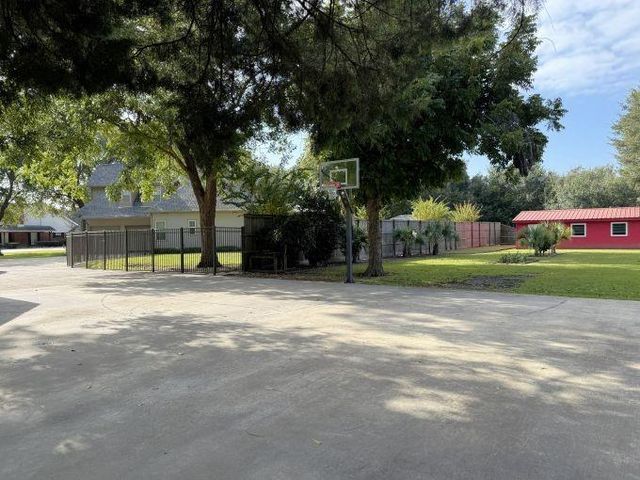 1429 Graham Lane, Port Neches, TX 77651