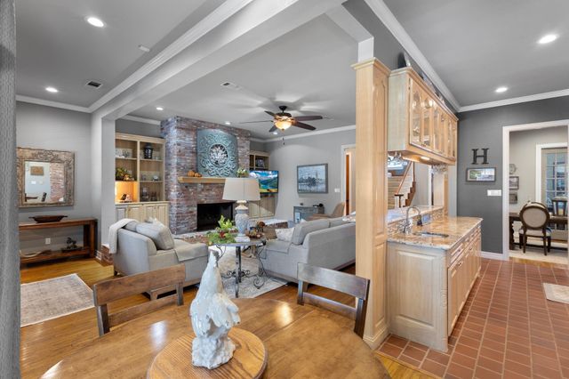 1429 Graham Lane, Port Neches, TX 77651