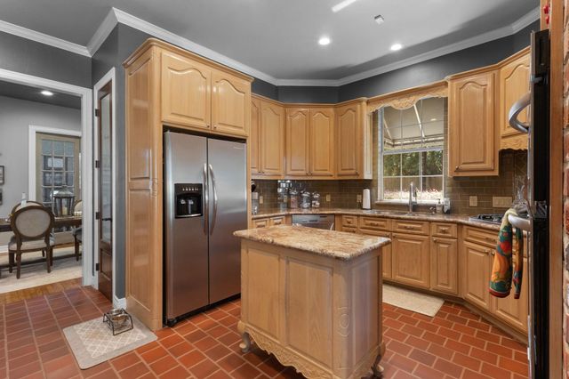 1429 Graham Lane, Port Neches, TX 77651