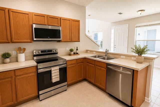 1323 SHALLCROSS AVENUE, Orlando, FL 32828