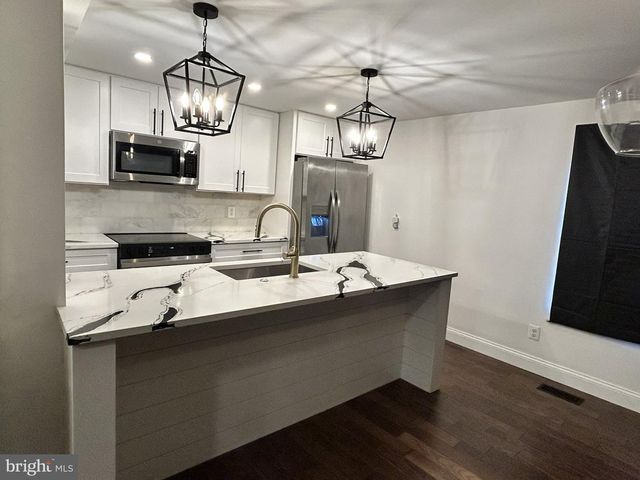 9 GAROBE CT, Baltimore, MD 21207