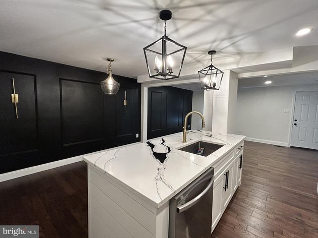 9 GAROBE CT, Baltimore, MD 21207