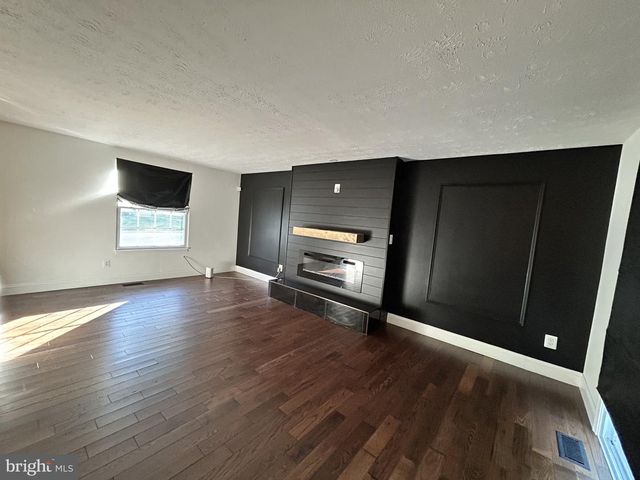 9 GAROBE CT, Baltimore, MD 21207