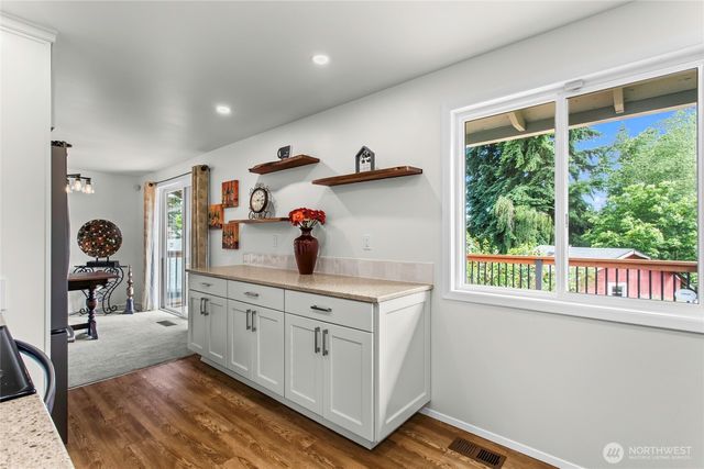 29718 3rd Avenue S, Federal Way, WA 98003