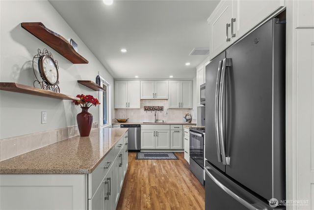 29718 3rd Avenue S, Federal Way, WA 98003