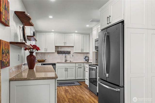29718 3rd Avenue S, Federal Way, WA 98003