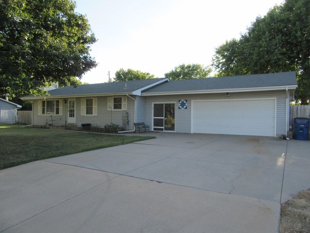 6435 N Wendell St, Park City, KS 67219