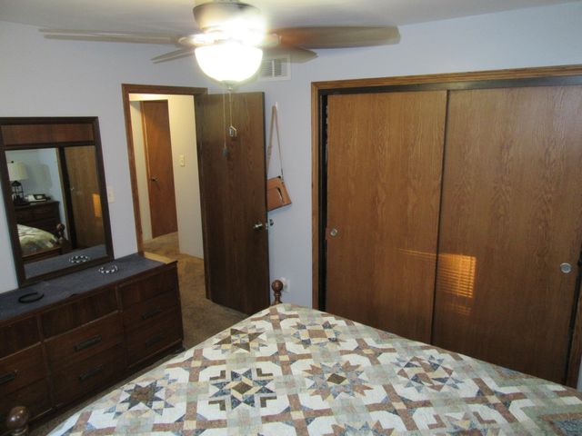 6435 N Wendell St, Park City, KS 67219