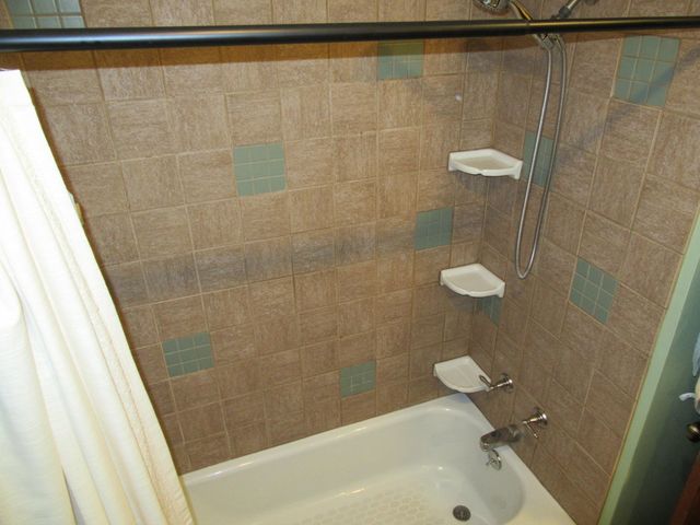 6435 N Wendell St, Park City, KS 67219