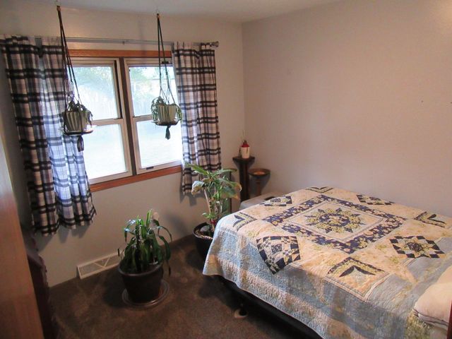6435 N Wendell St, Park City, KS 67219