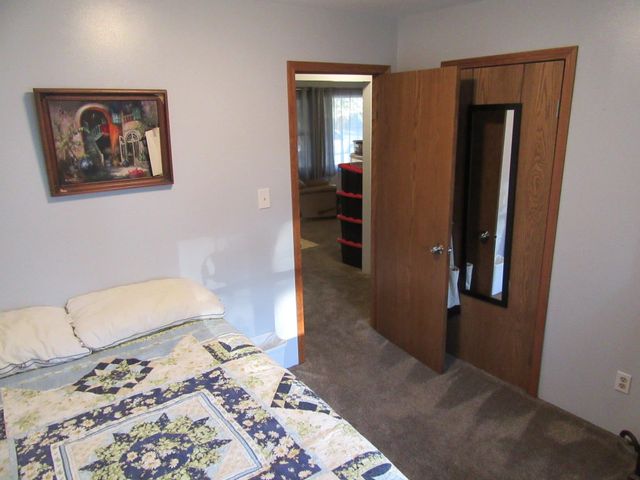 6435 N Wendell St, Park City, KS 67219