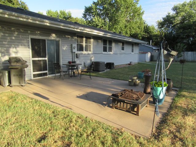 6435 N Wendell St, Park City, KS 67219