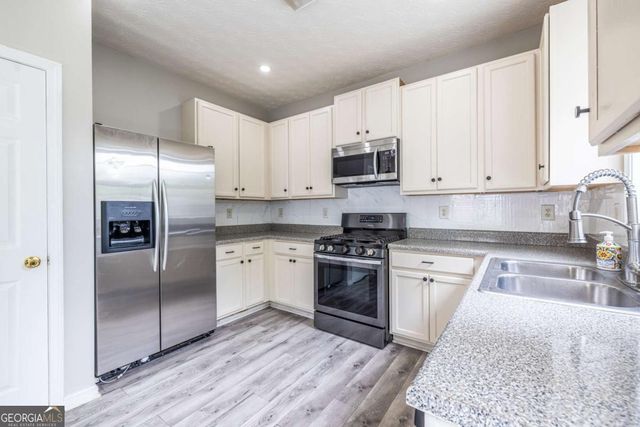 139 Haven Oak Way, Lawrenceville, GA 30044
