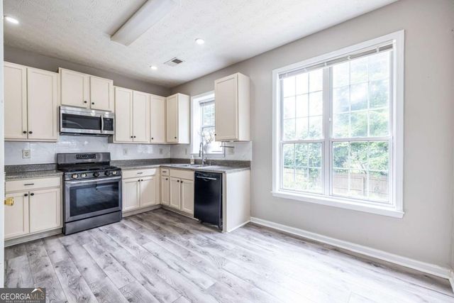 139 Haven Oak Way, Lawrenceville, GA 30044