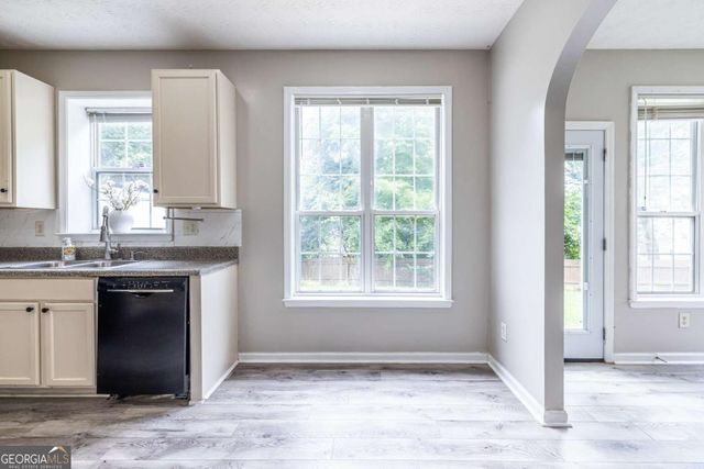 139 Haven Oak Way, Lawrenceville, GA 30044