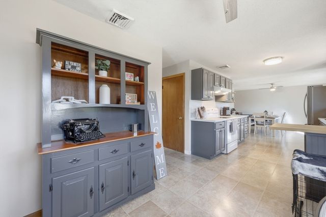 20 Connolly St, Springfield, MA 01151