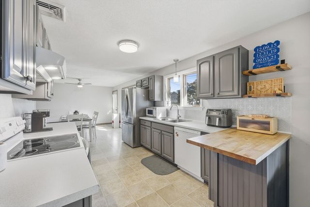 20 Connolly St, Springfield, MA 01151