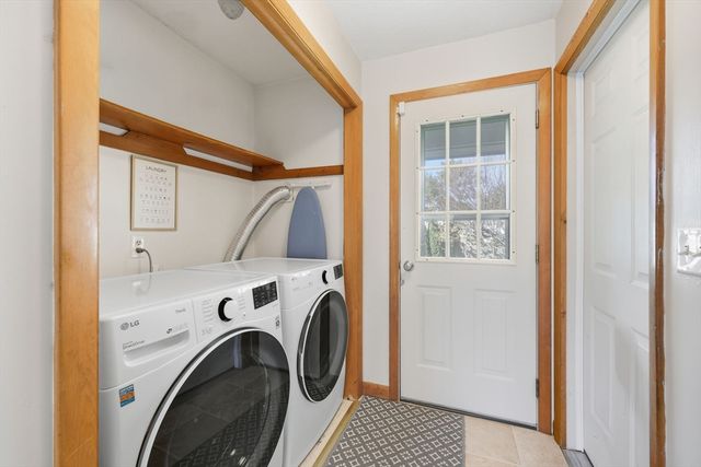 20 Connolly St, Springfield, MA 01151