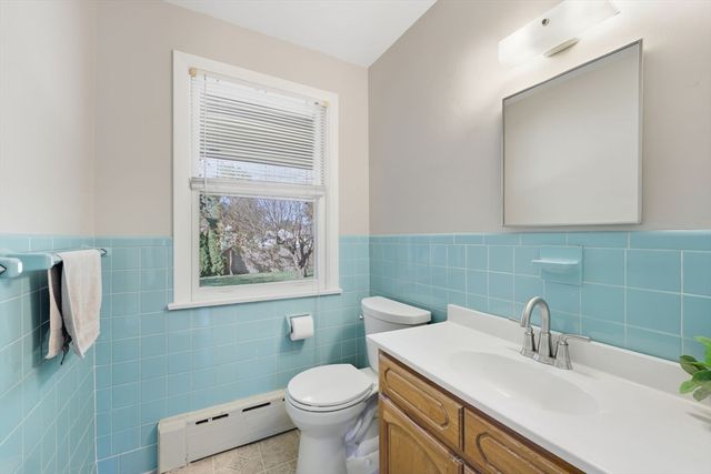 20 Connolly St, Springfield, MA 01151