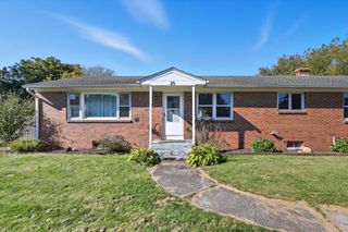 20 Connolly St, Springfield, MA 01151