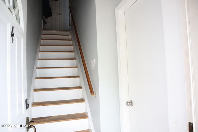 4 Beachway Avenue, Keansburg, NJ 07734